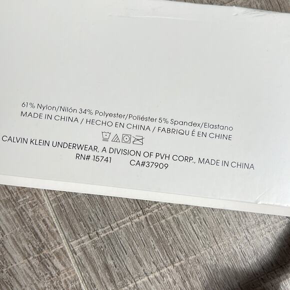 CALVIN KLEIN Gray Logo Seamless Bralette Girls Size 6-6X - Picture 5 of 7